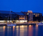 Promenade Hotel - More