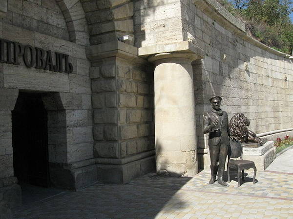 800px-Monument_to_Ostap_Bender_in_Pytigorsk.JPG