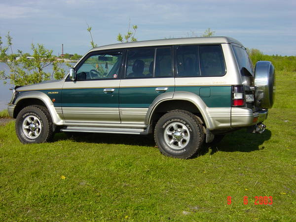 Mitsubishi Pajero 2.JPG